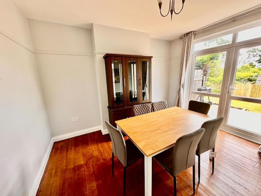 5 Bed Property In Se12 London Eksteriør bilde