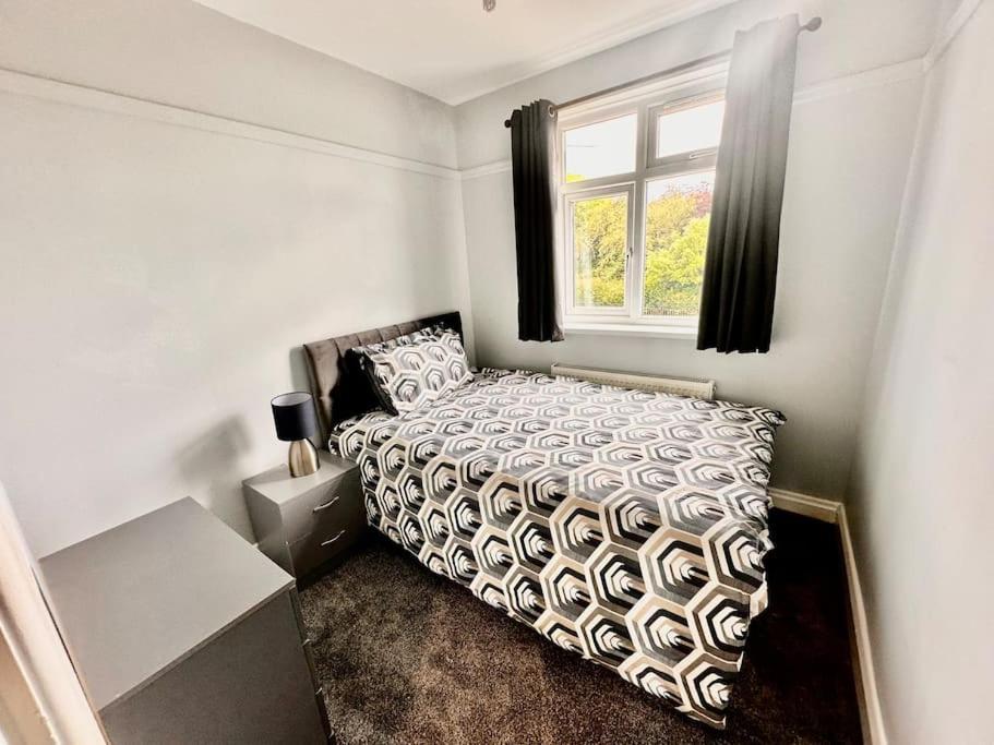 5 Bed Property In Se12 London Eksteriør bilde