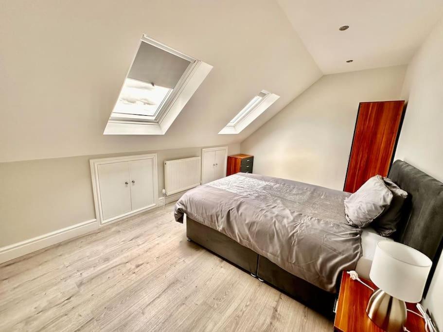 5 Bed Property In Se12 London Eksteriør bilde