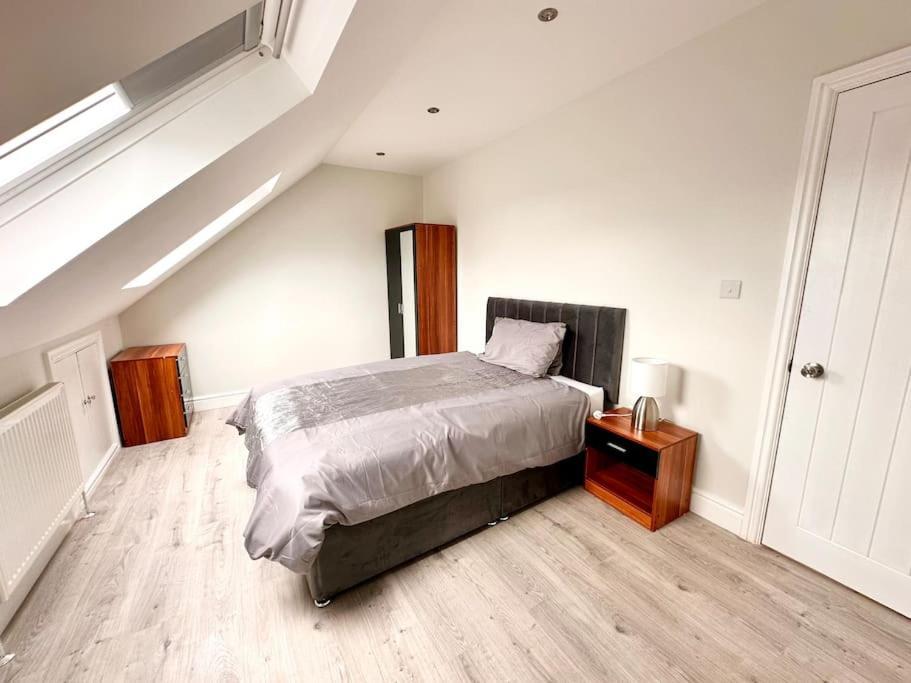5 Bed Property In Se12 London Eksteriør bilde