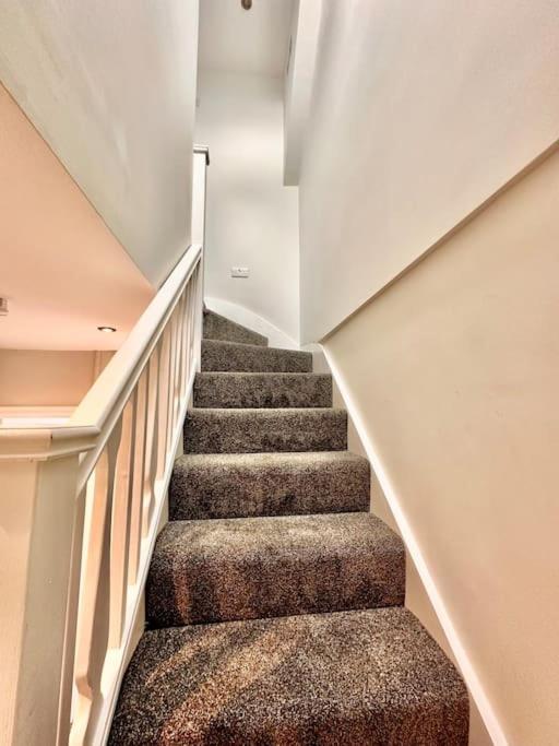 5 Bed Property In Se12 London Eksteriør bilde