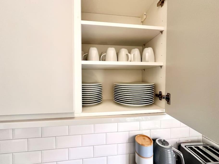 5 Bed Property In Se12 London Eksteriør bilde