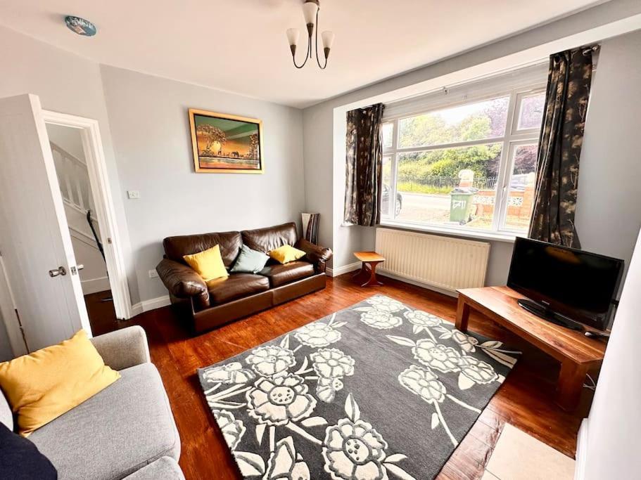 5 Bed Property In Se12 London Eksteriør bilde